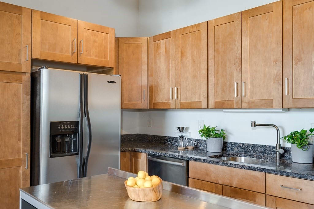 43 Charlton, Everett