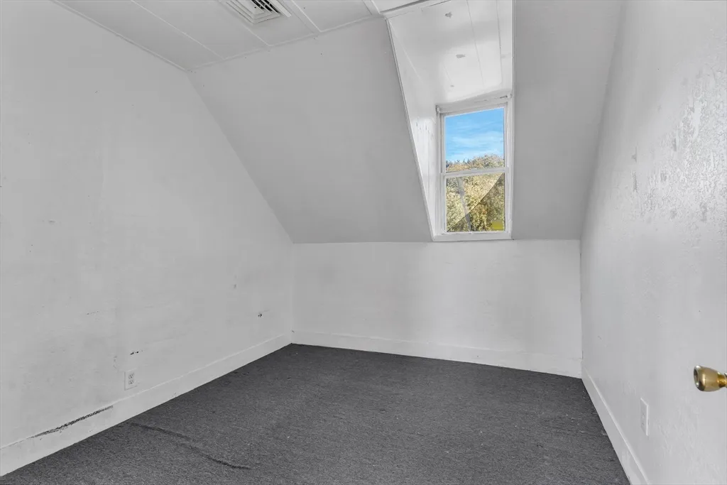 13-R Plain St, Taunton