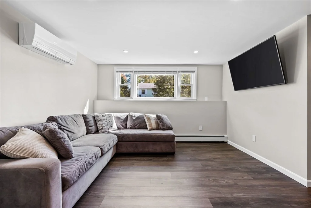 193 Bonham Rd, Dedham