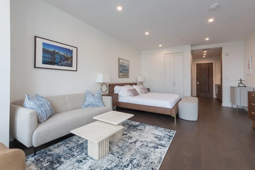 40 Trinity Pl, Back Bay