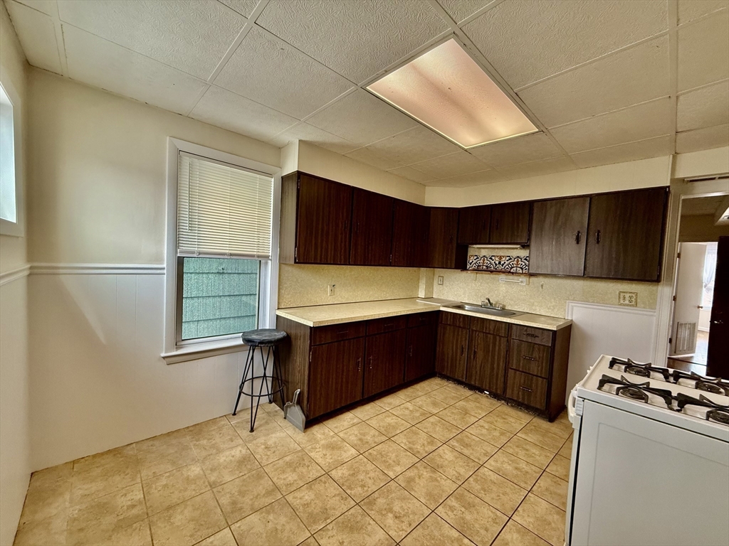 724 Cambridge St, Wellington-Harrington