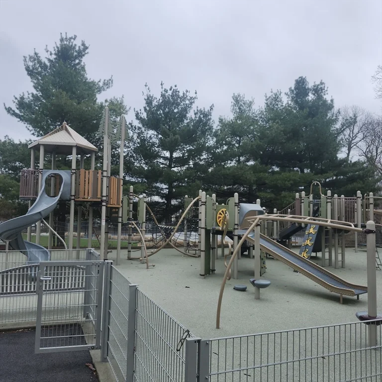 62 Charlesbank Way, Waltham