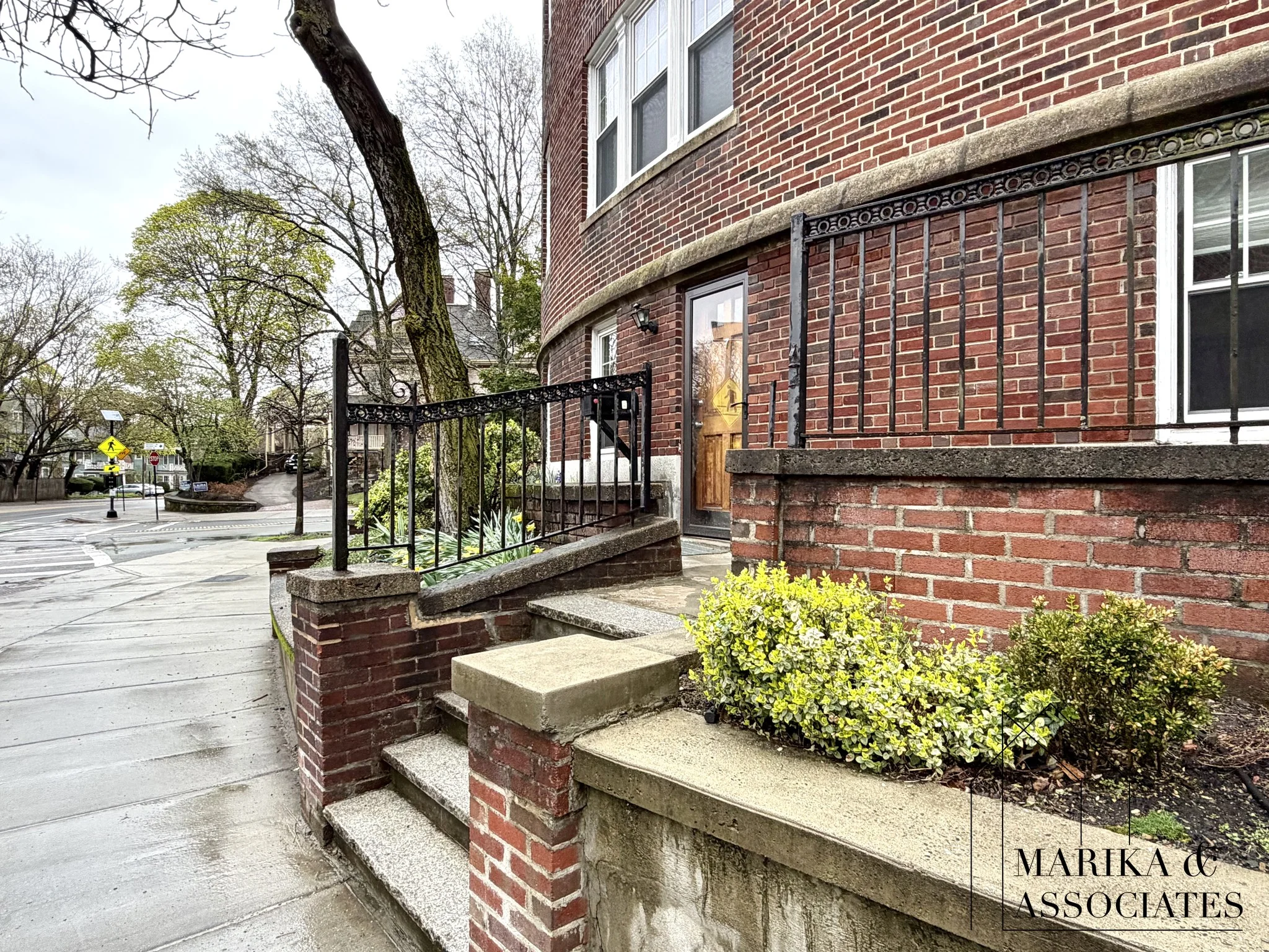 576 Washington St, Brookline
