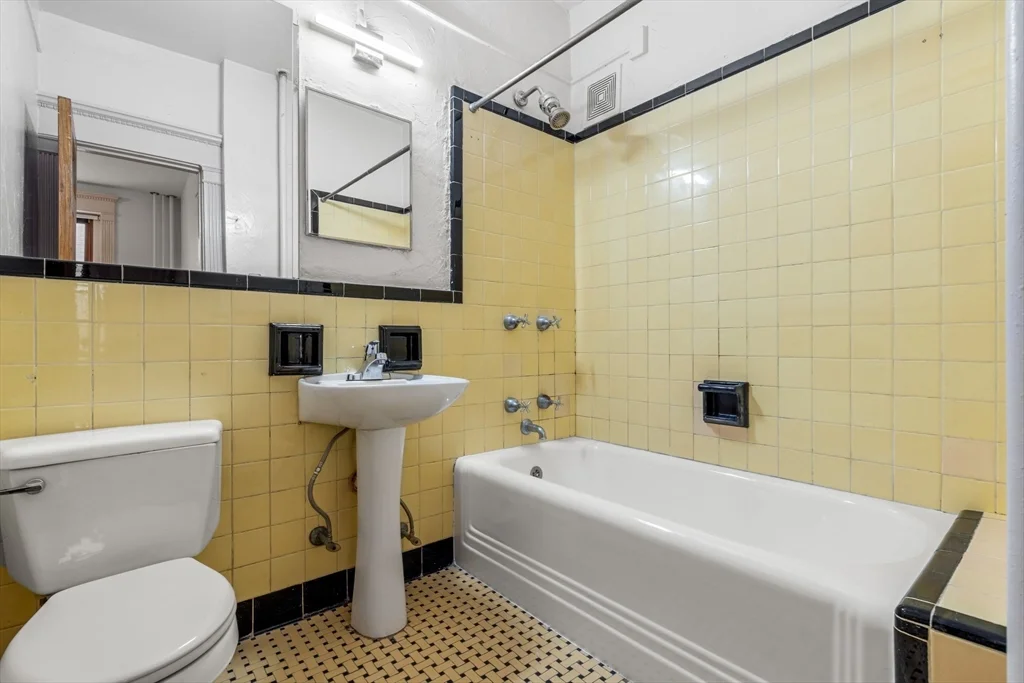 8 Garrison St, Back Bay