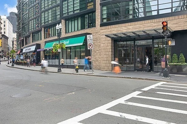 580 Washington St, Midtown