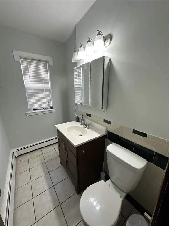 435 Walnut Ave, Roxbury