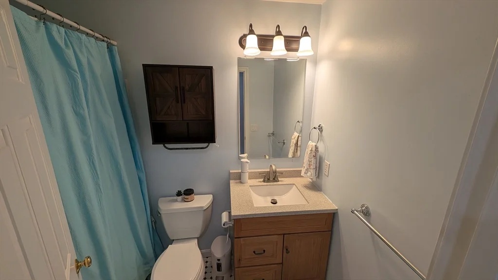 20 Winterberry Way, Bedford