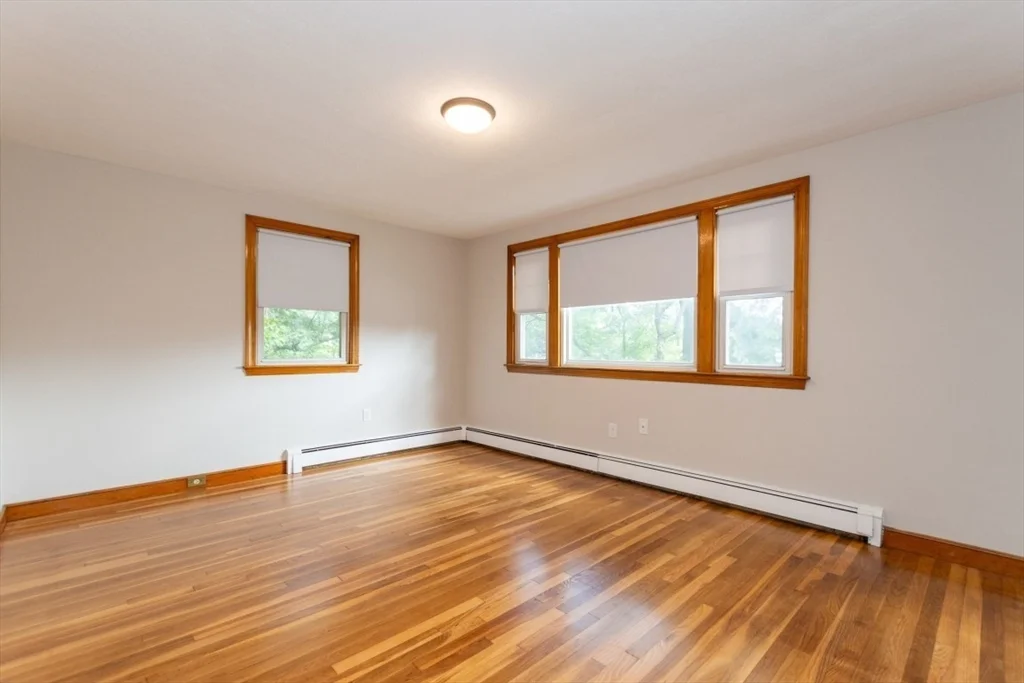 205 Hardy Pond Rd, Waltham