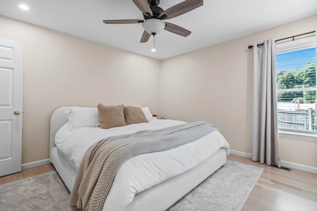 124 Washington St, Woburn