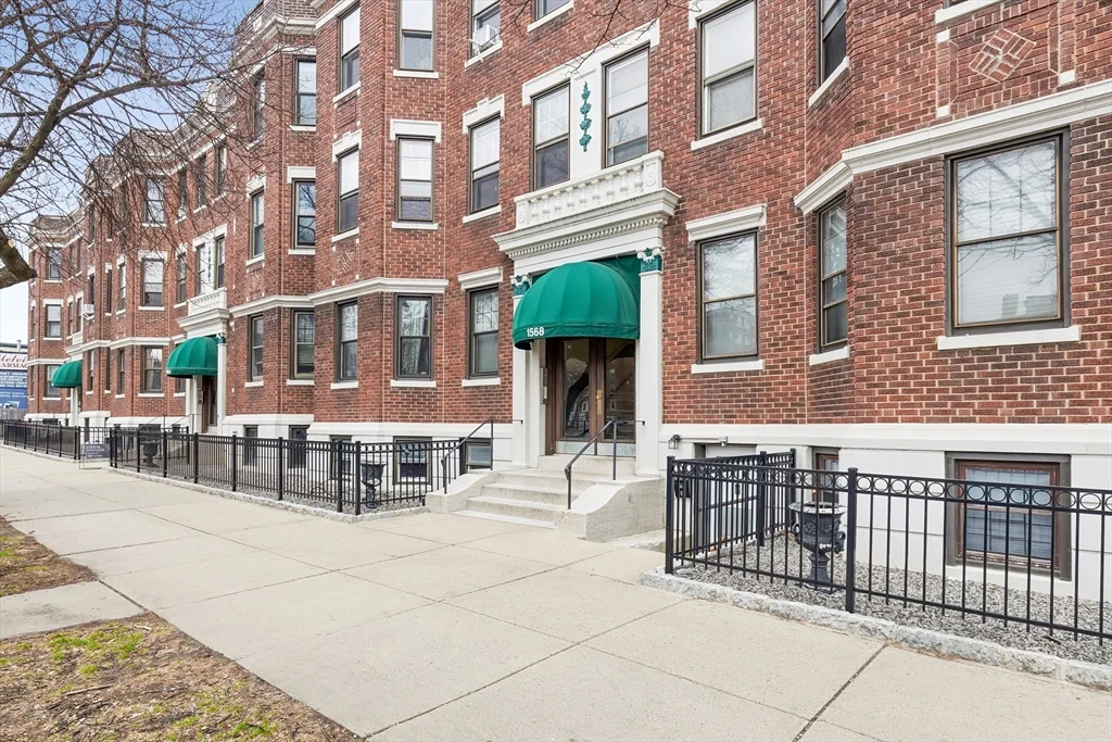 1568 Commonwealth Ave, Brighton