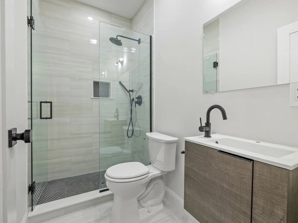 48 Woodward St, South Boston