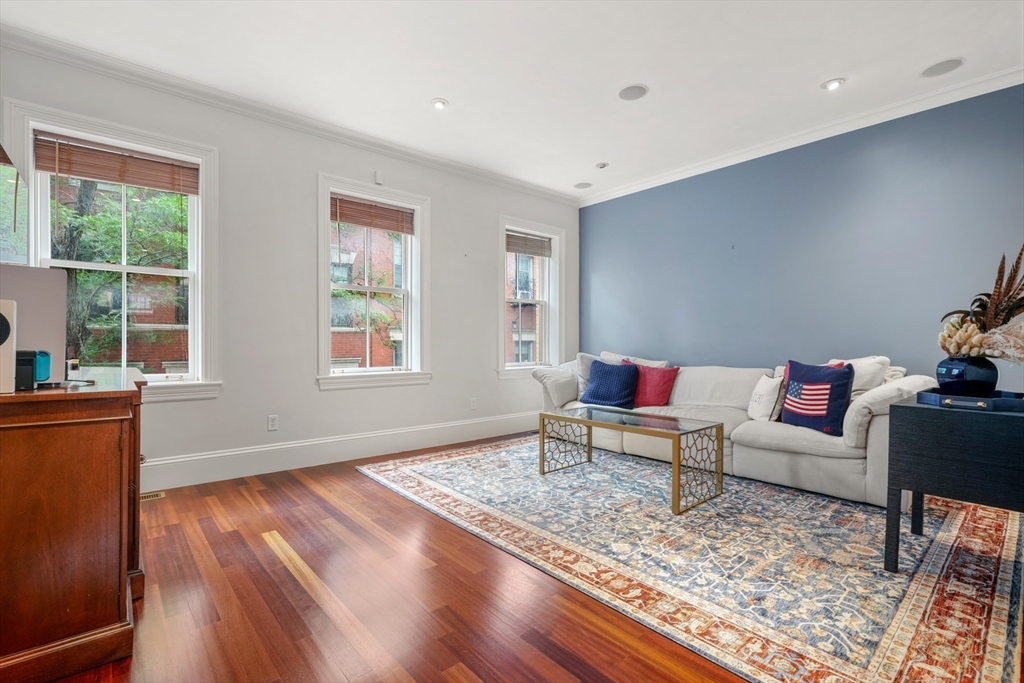 102 Myrtle St, Beacon Hill