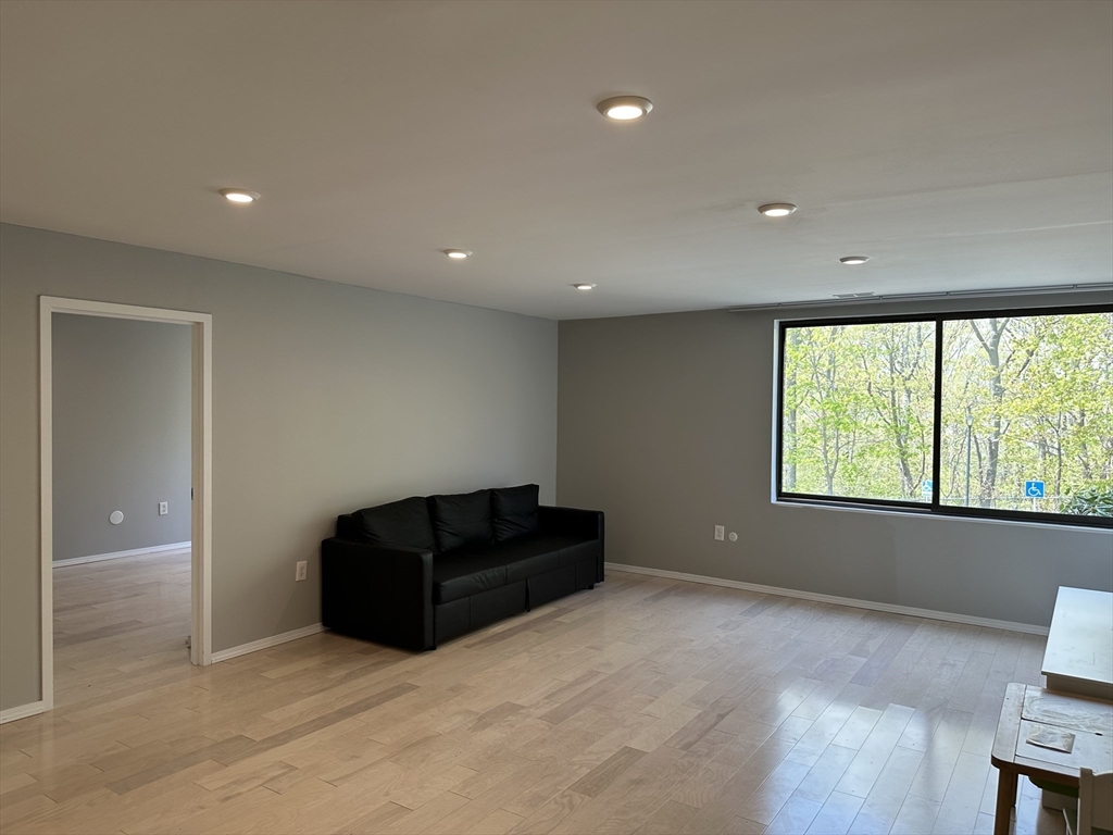 406 Paradise Rd, Swampscott