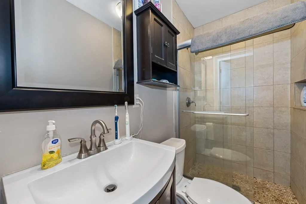 44 Hillside St, Mission Hill