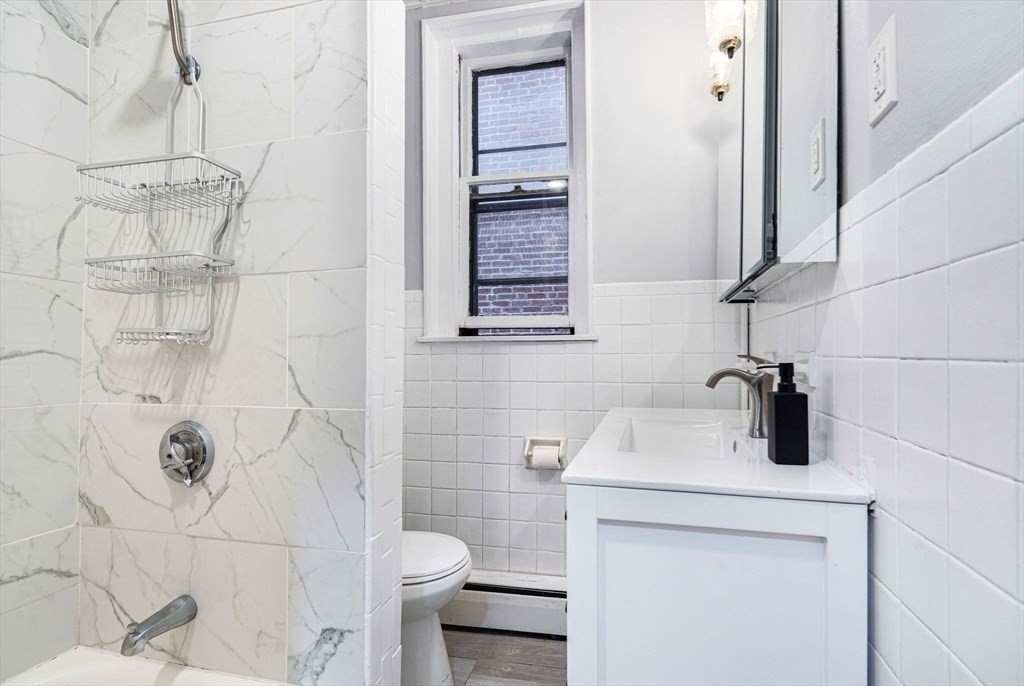 11 Aberdeen St, Fenway