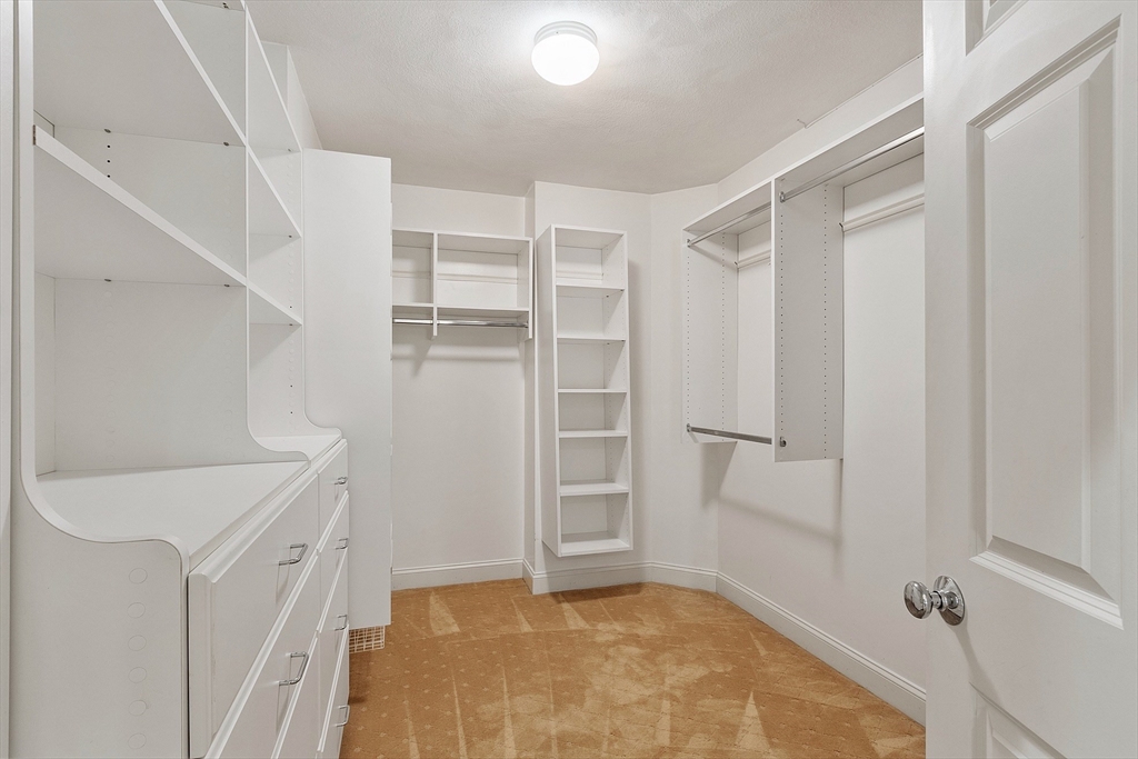 22 Periwinkle Way, North Andover