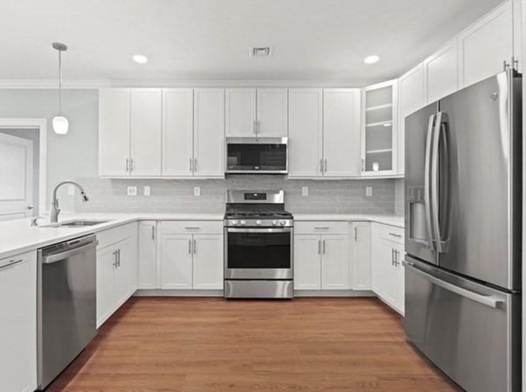 320 Middlesex Ave, Medford