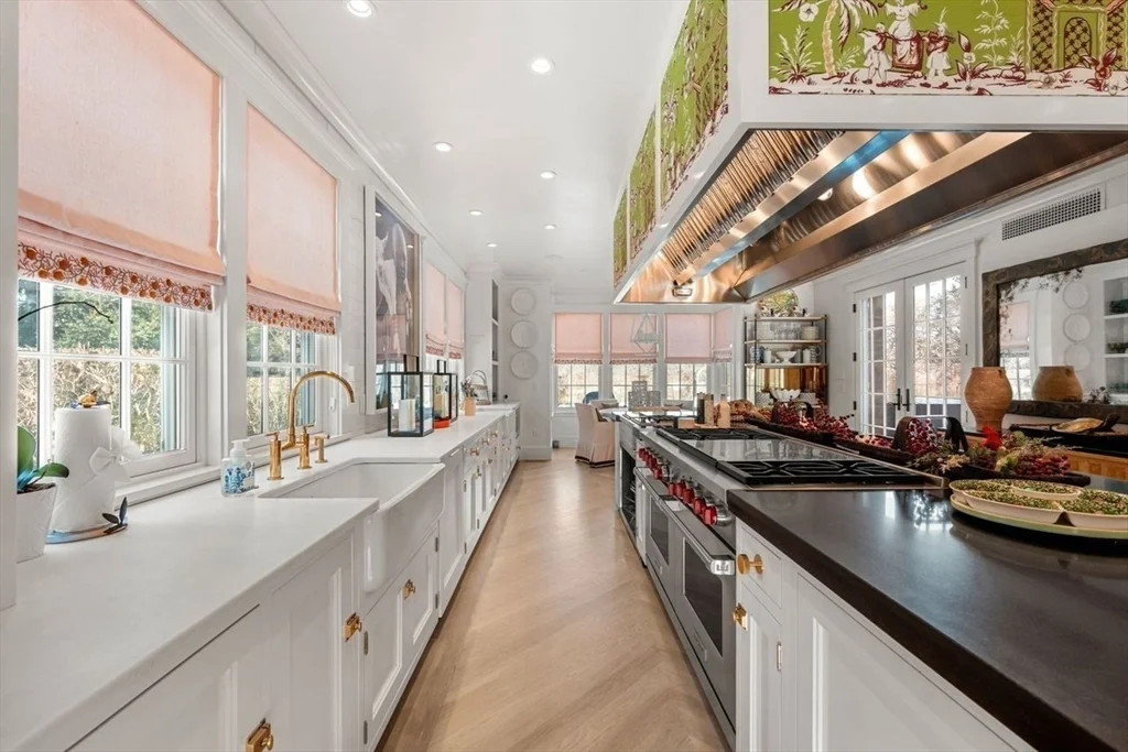 34 Brewster Rd, Monomoy