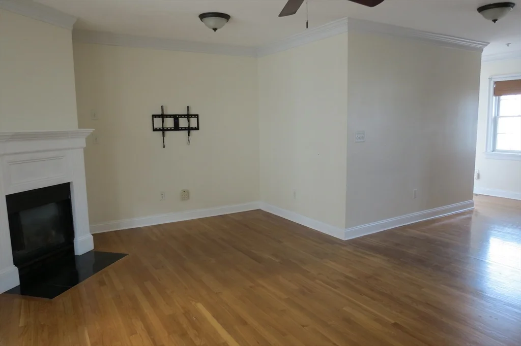 11 Railroad Ave, Salisbury