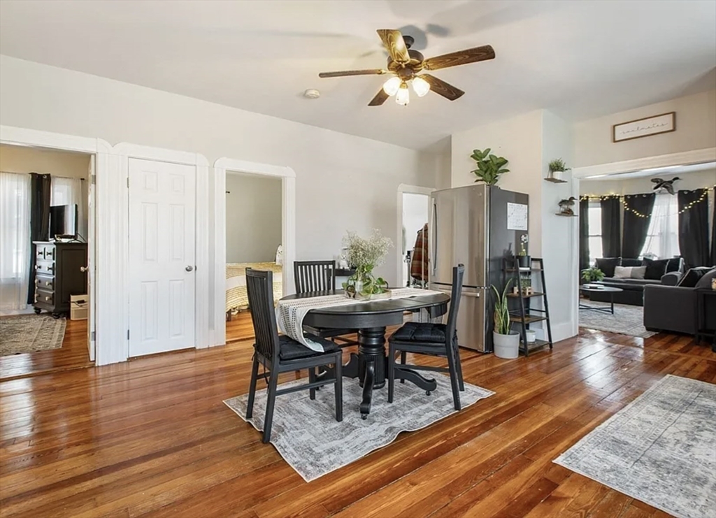 1037 Cove Rd, New Bedford