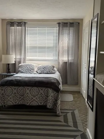 664 Washington St, Oak Square