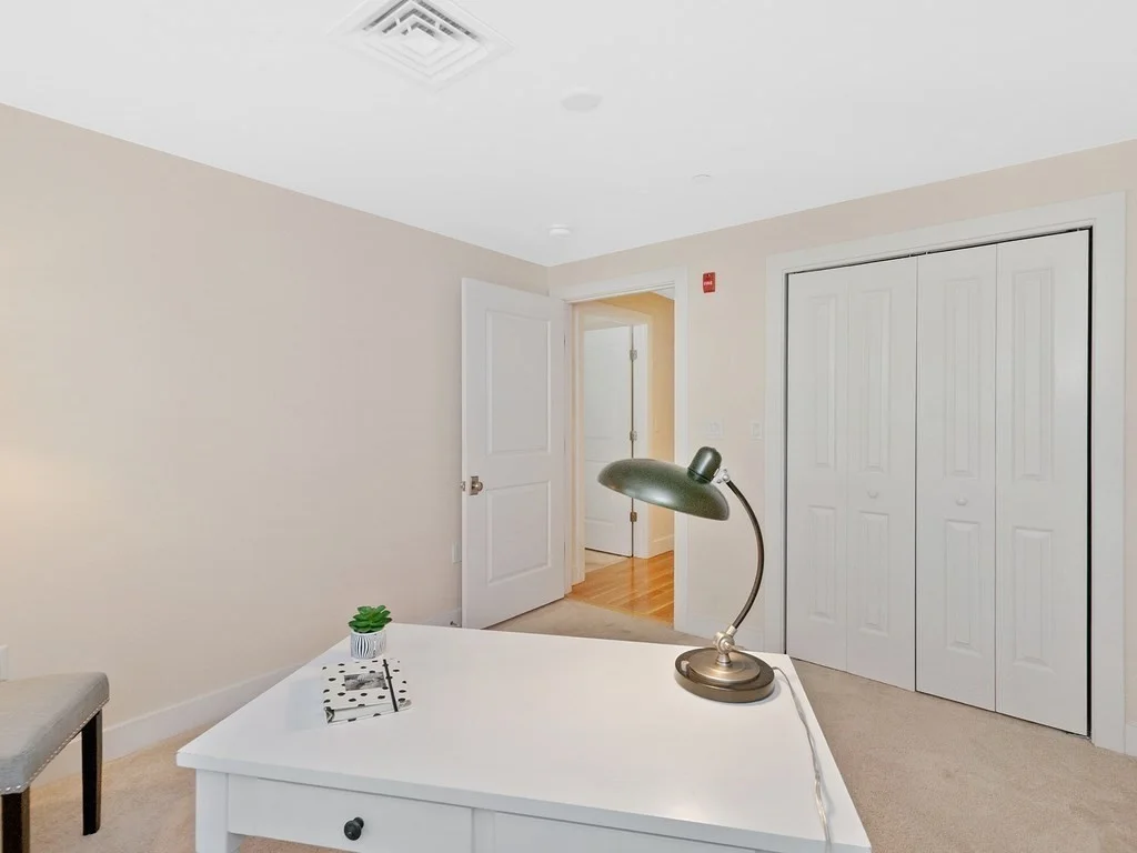 321 Hammond Pond Pkwy, Chestnut Hill