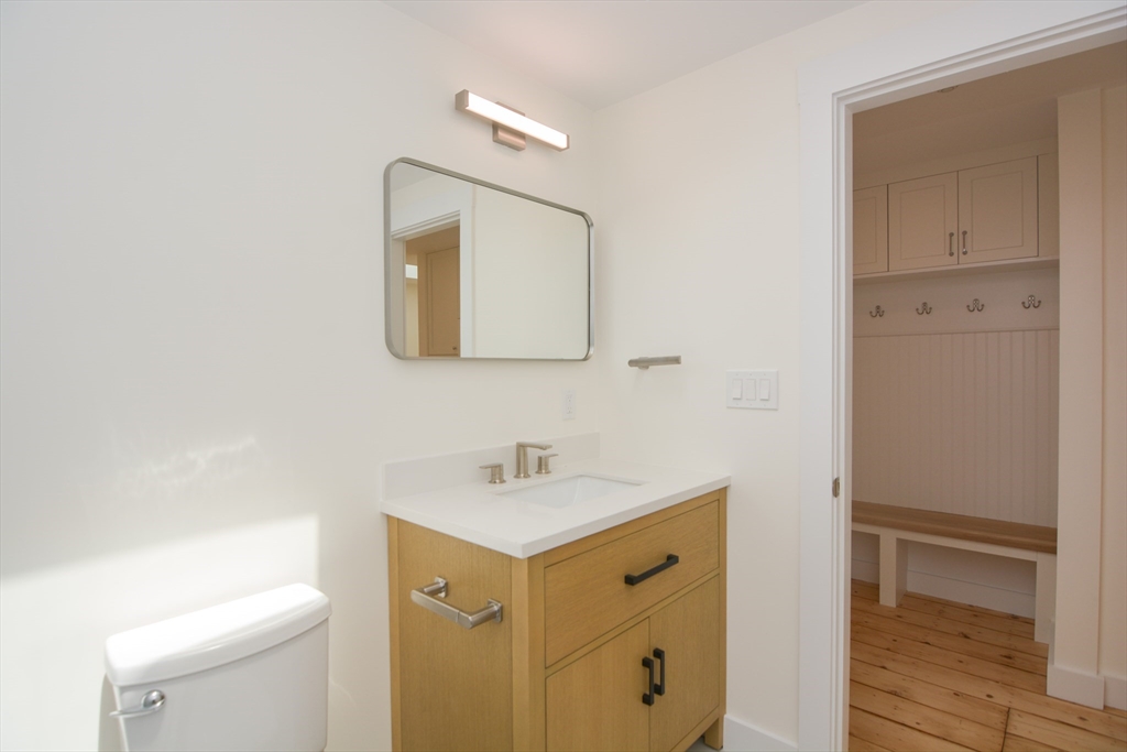 9 State St, Marblehead