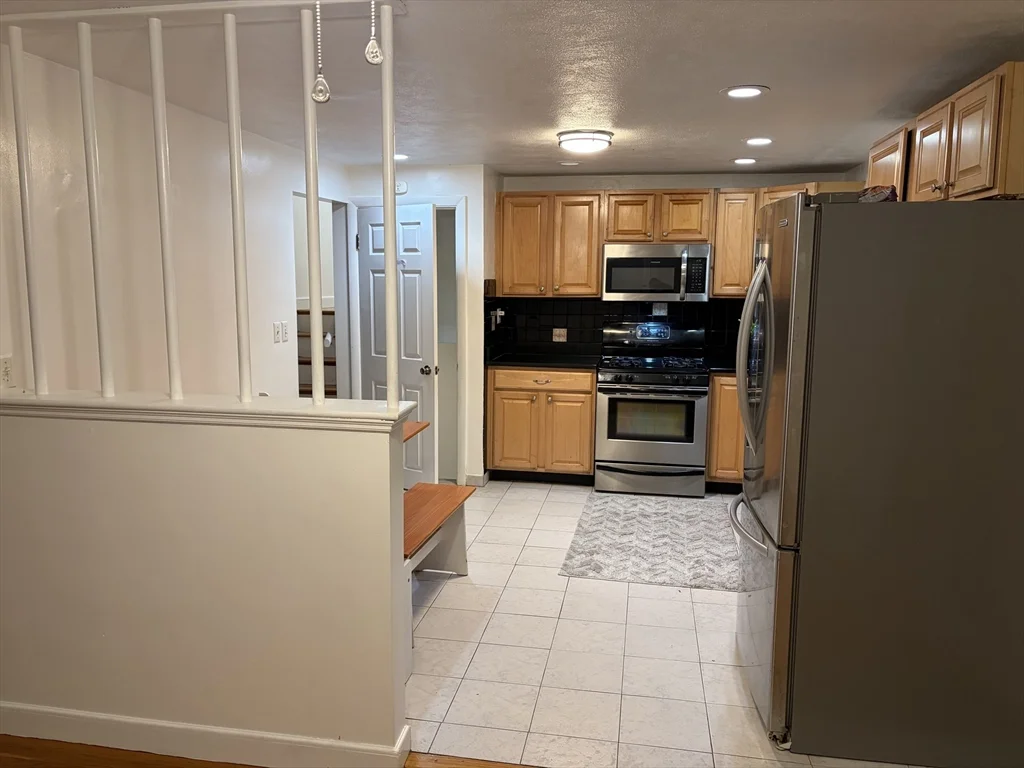 7 Charity Ln, Dedham