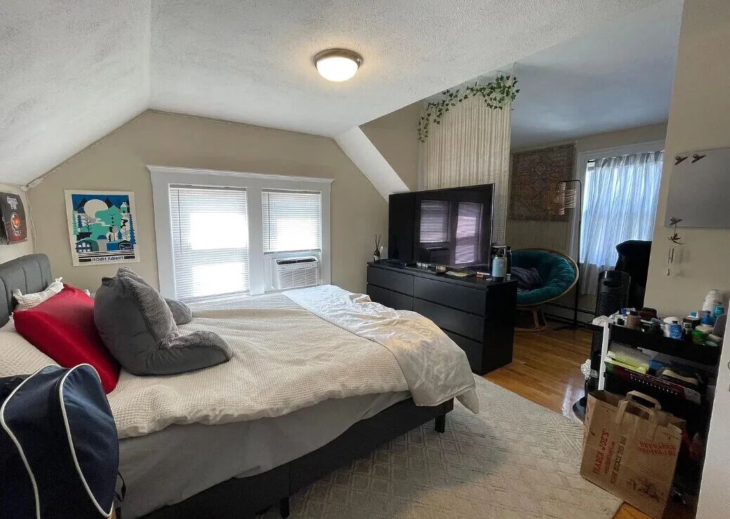 12 Berwick Rd, Tufts University