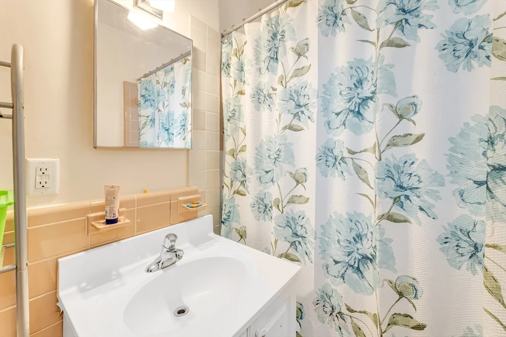 179 Kent, Longwood
