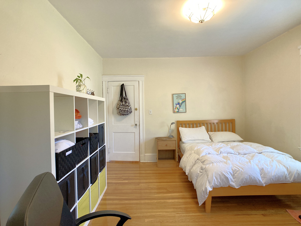 129 Oxford St, Newton Center