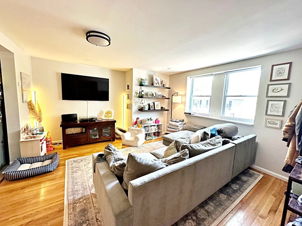 72 Cottage St, East Boston