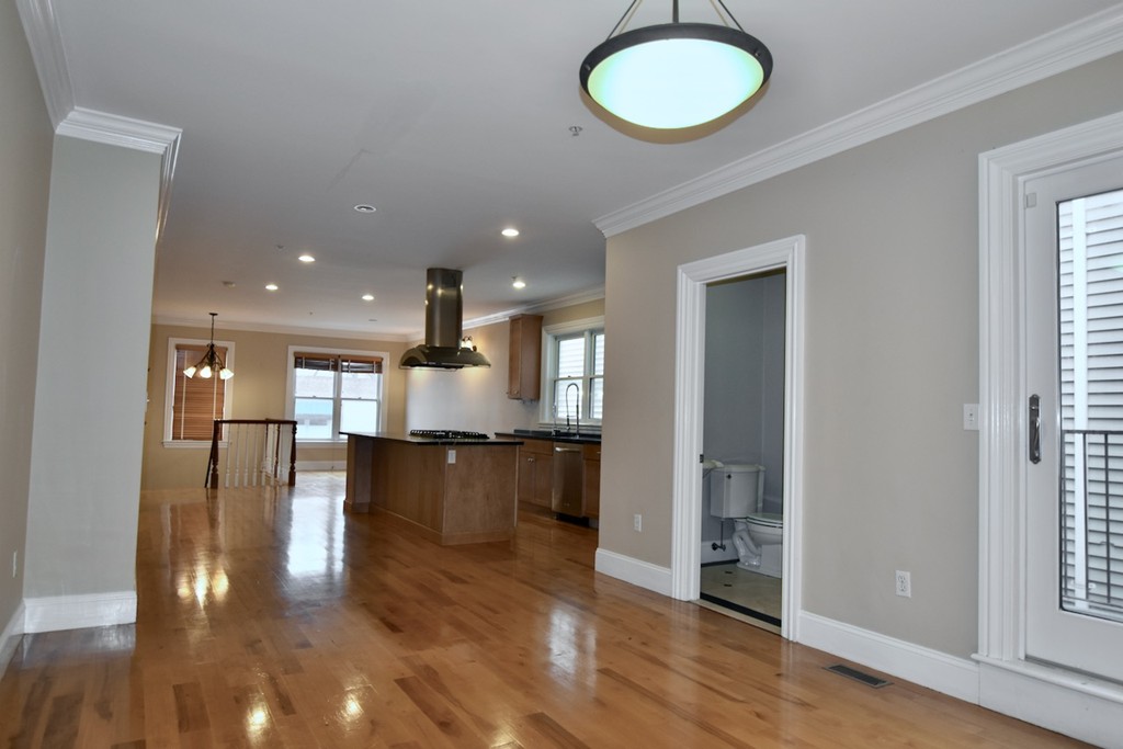 360 Dorchester St, South Boston