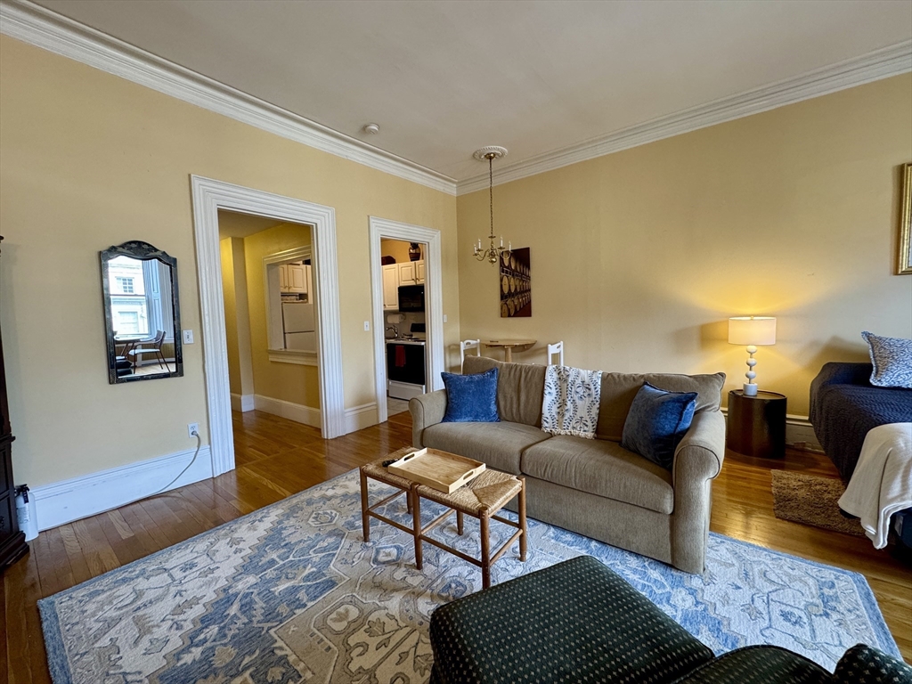 169 Beacon St, Back Bay