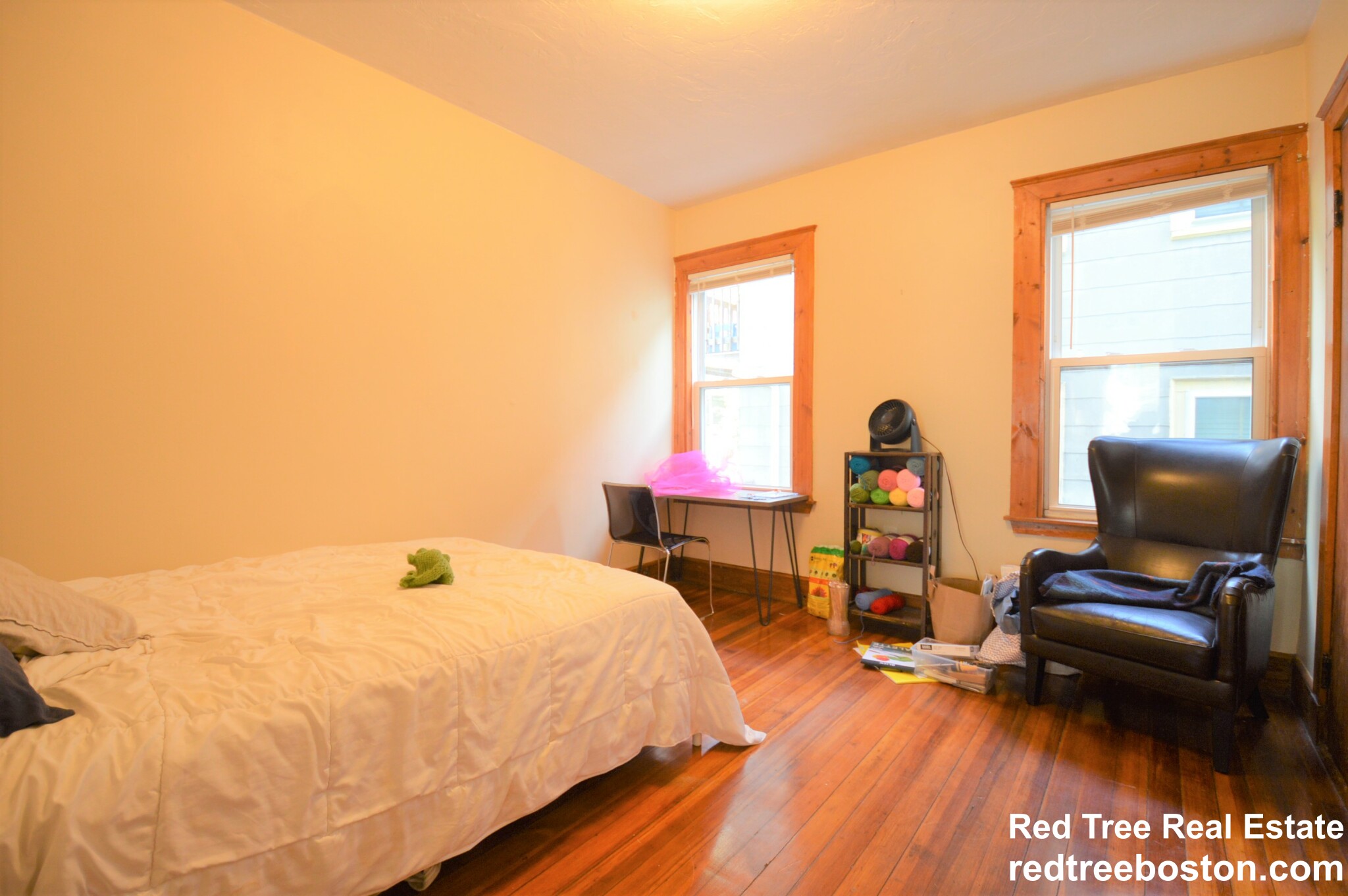 69 Woodlawn St, Jamaica Plain