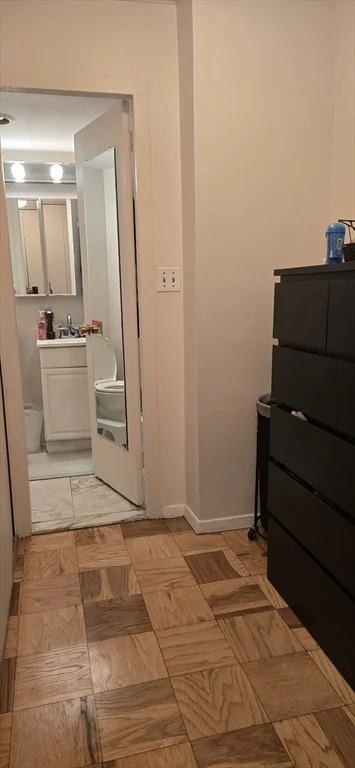 2 Hawthorne, West End