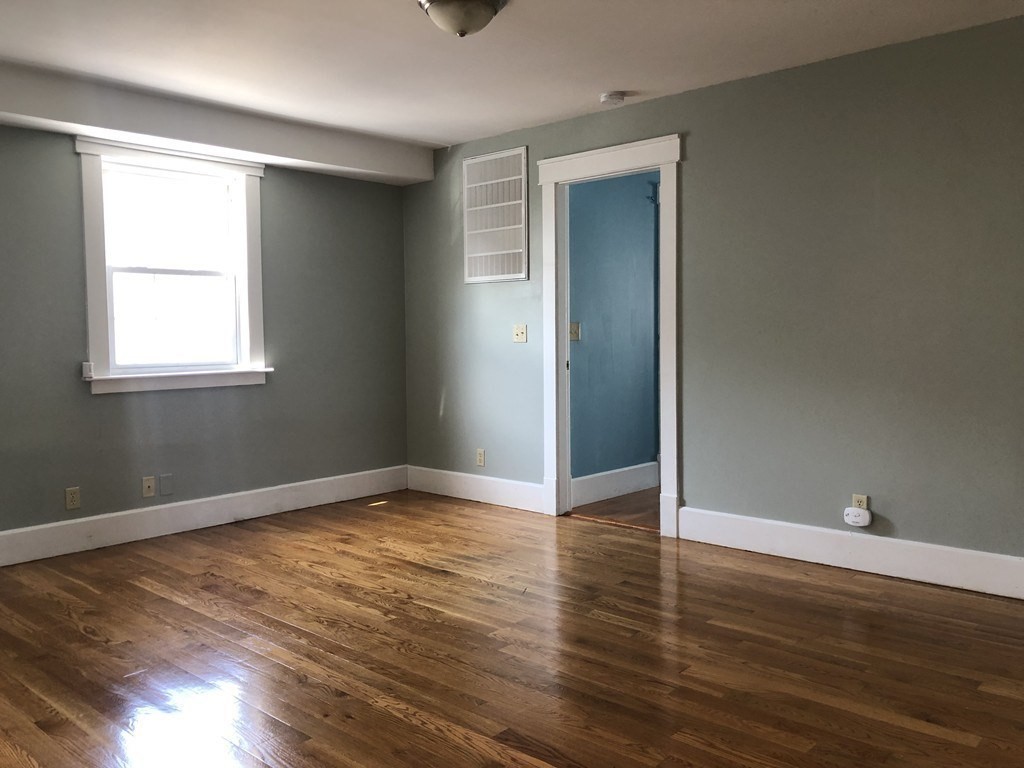 39 Magazine St, Roxbury