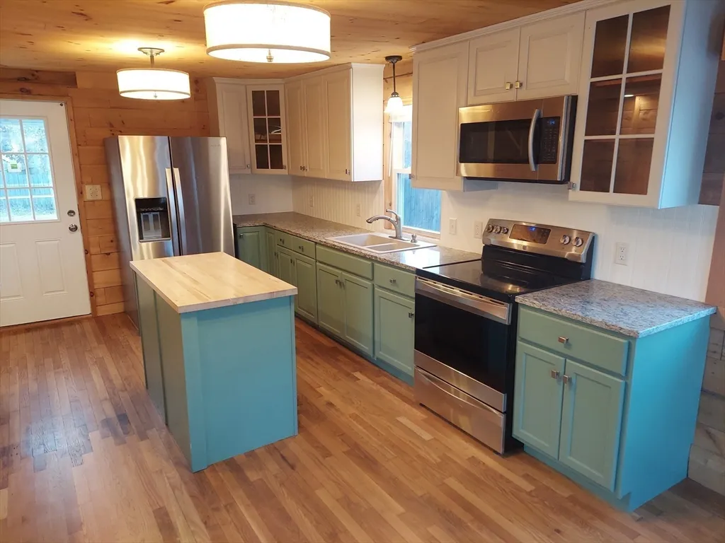 8 Phillips St, Attleboro