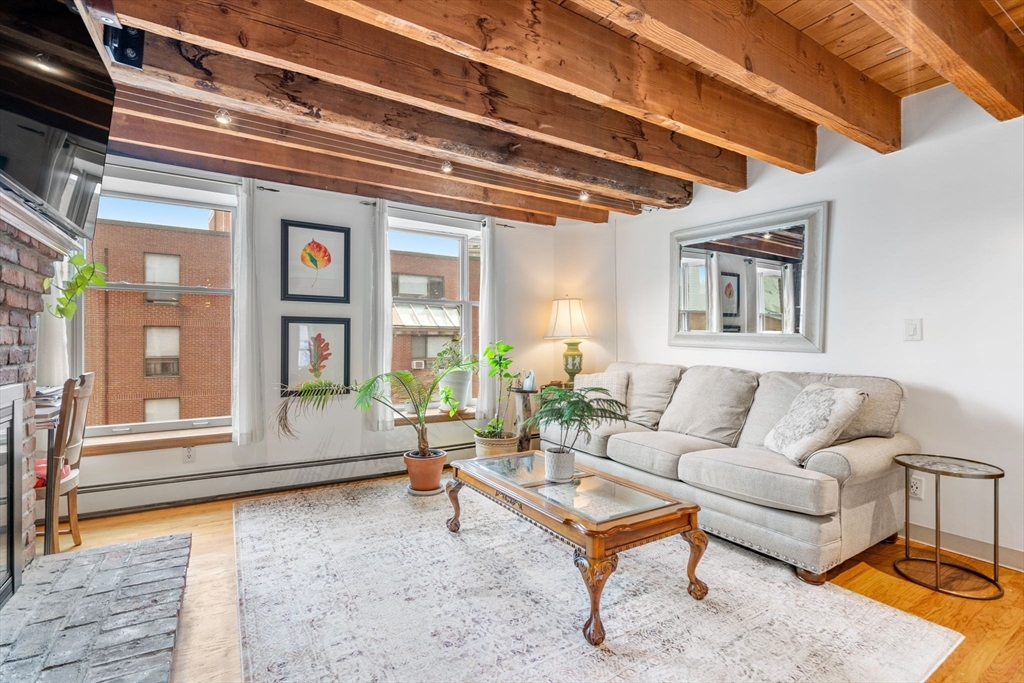 130 Fulton St, Waterfront