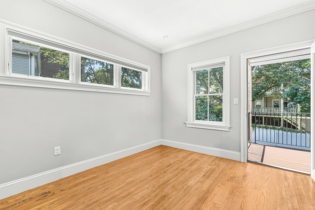 30 Middle St, South Boston