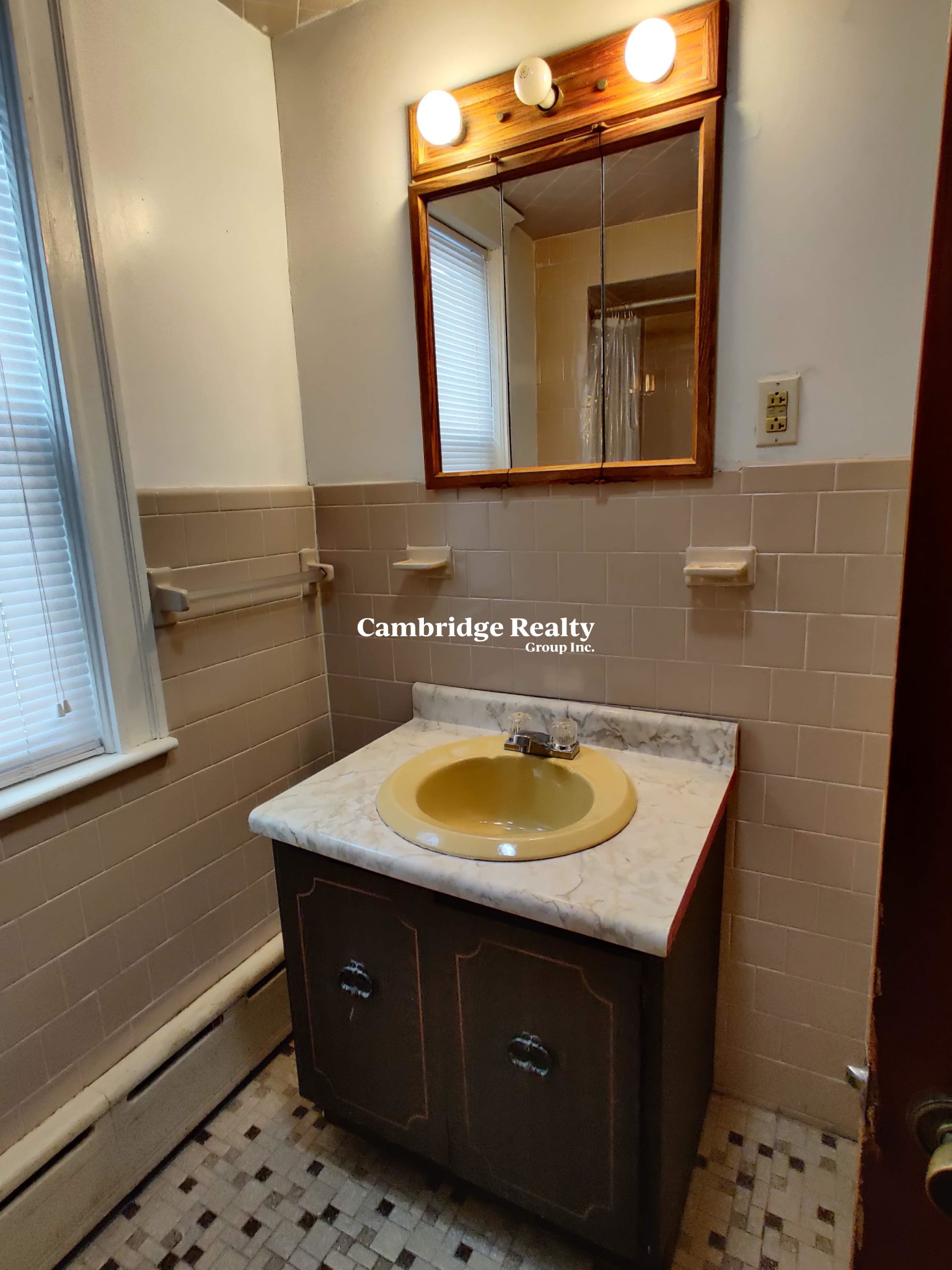 51 Bay State Ave, Powder House Square