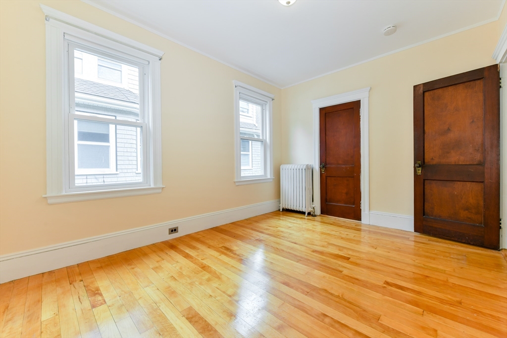 652 South, Roslindale