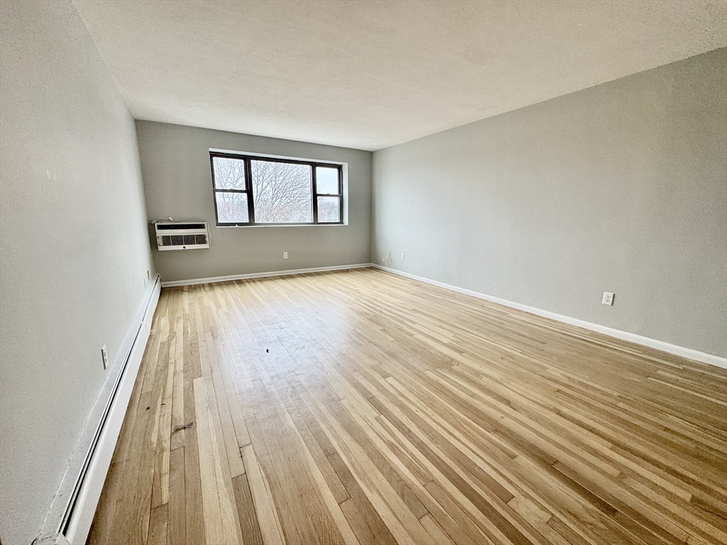 97 Spring St, West Roxbury