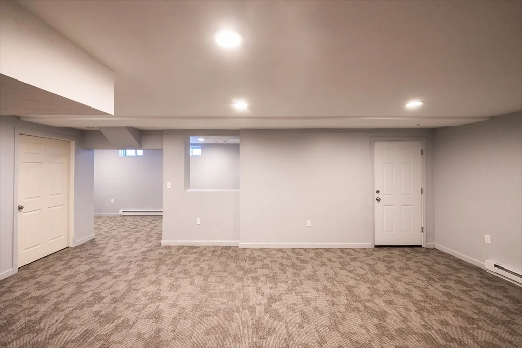 4 Cyrus Way, Northborough