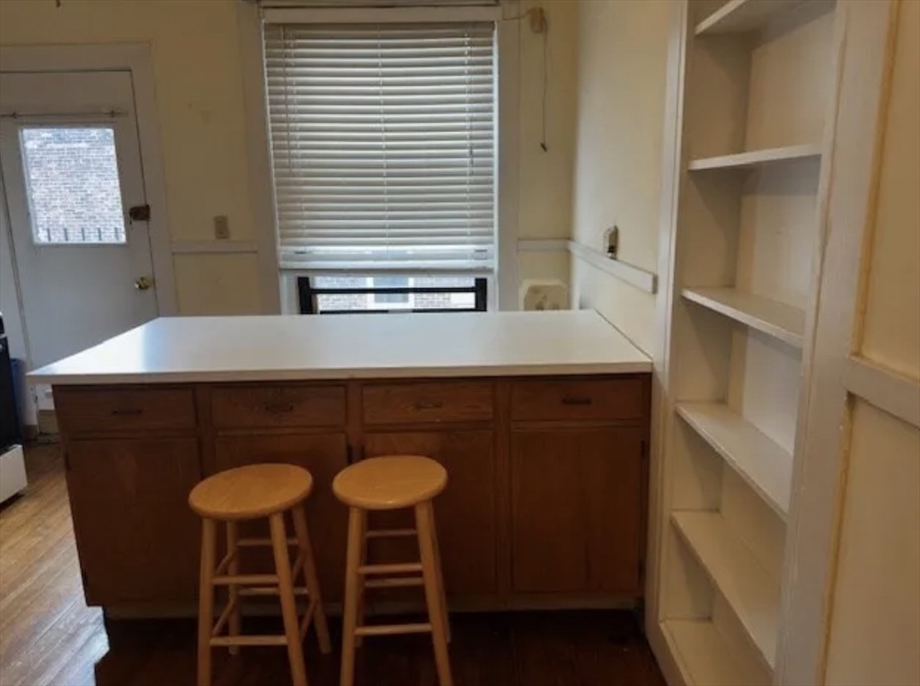 380 Riverway, Mission Hill