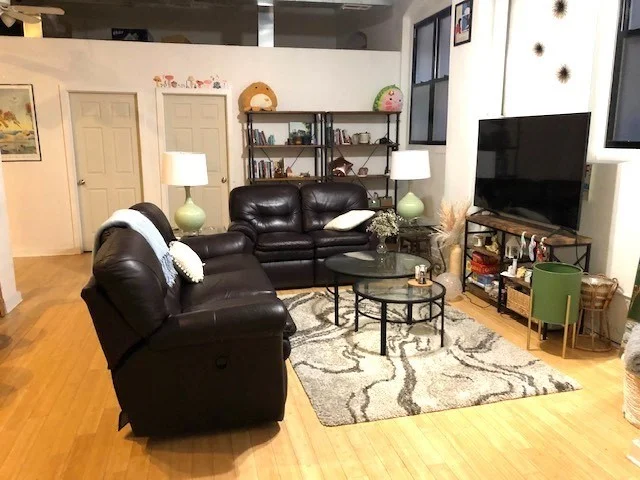 121 Beach St, Leather District