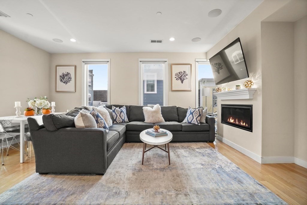 280 Gold St, South Boston