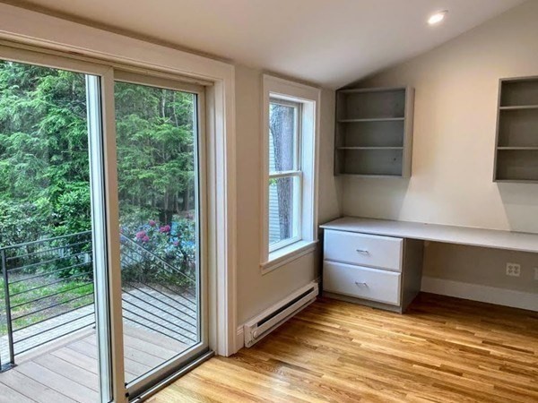 6 Surrey Rd, Newtonville