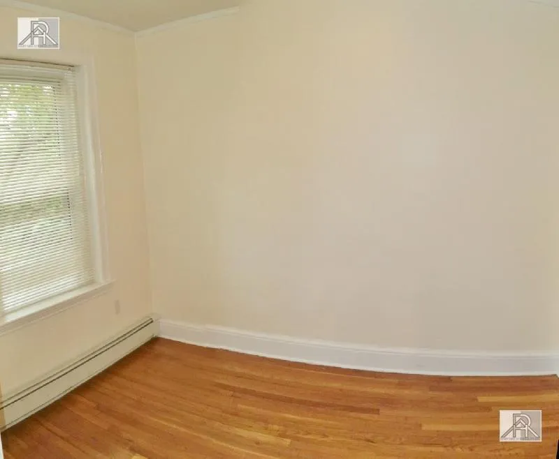 73 Thatcher St, North Brookline