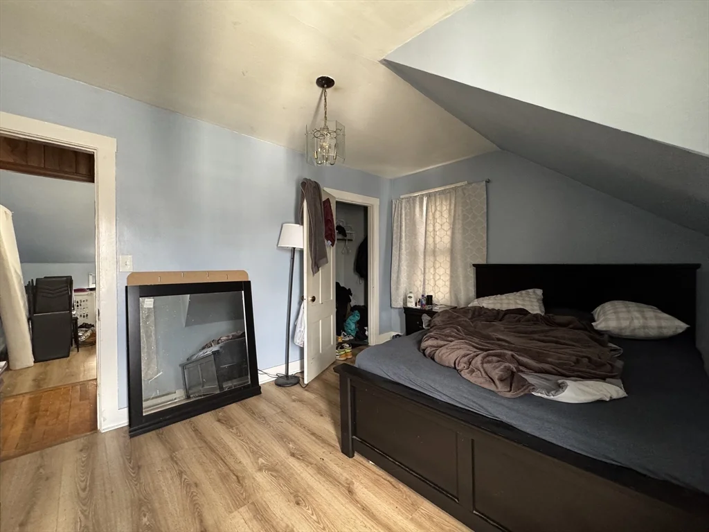 631 Walnut St, Fall River